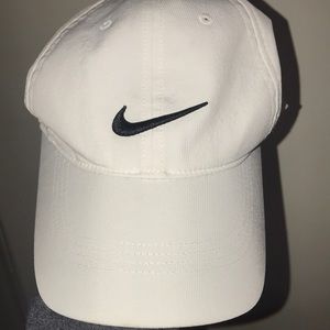 White Nike golf hat